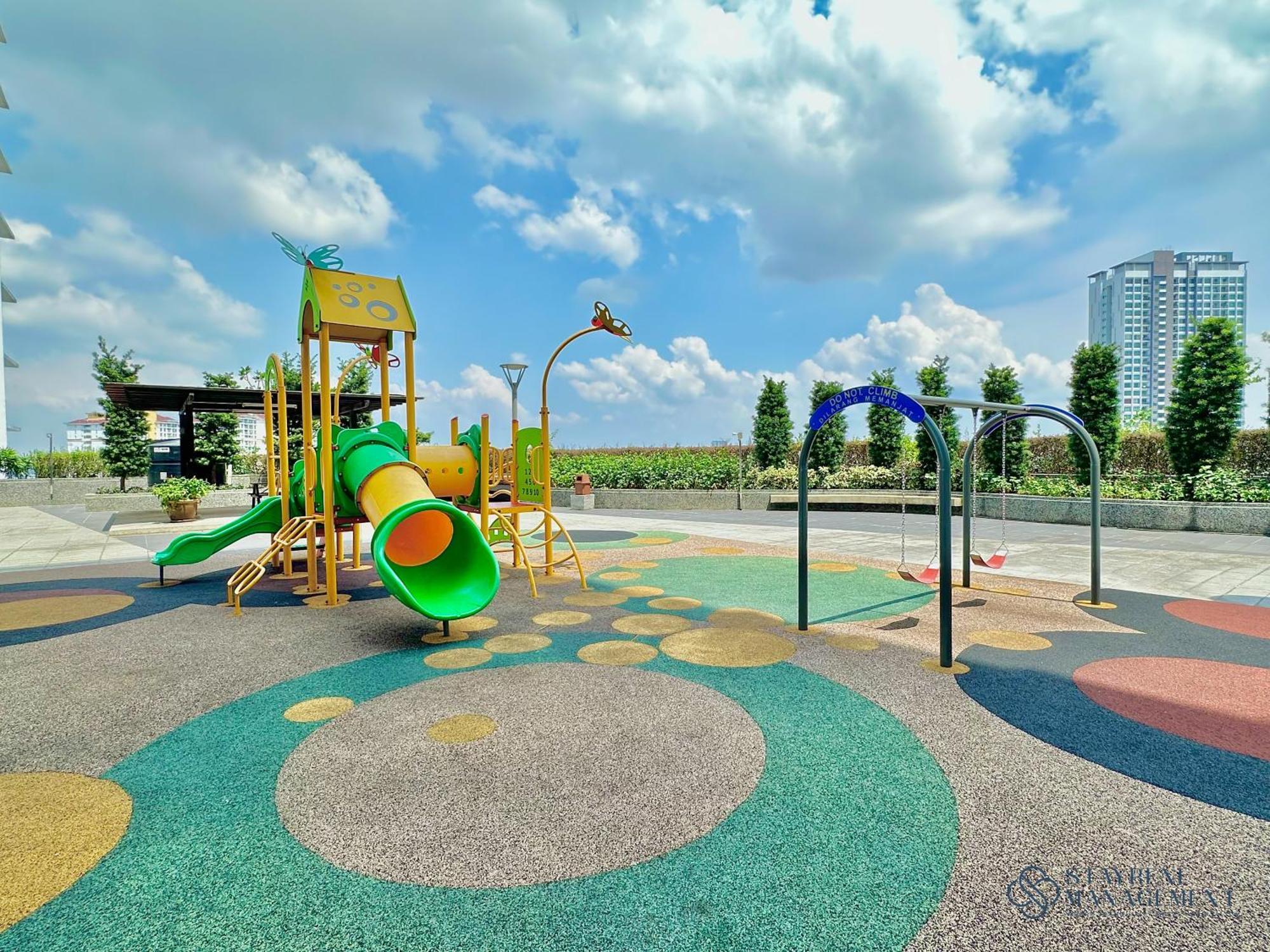 The Platino Near Paradigm Mall By Stayrene * Johor Bahru