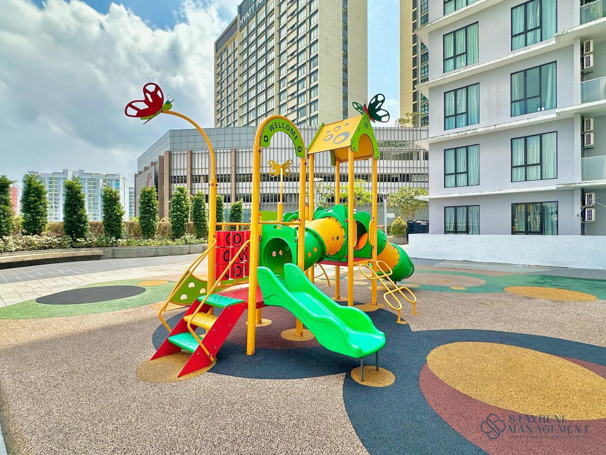 The Platino Near Paradigm Mall By Stayrene Apartment *