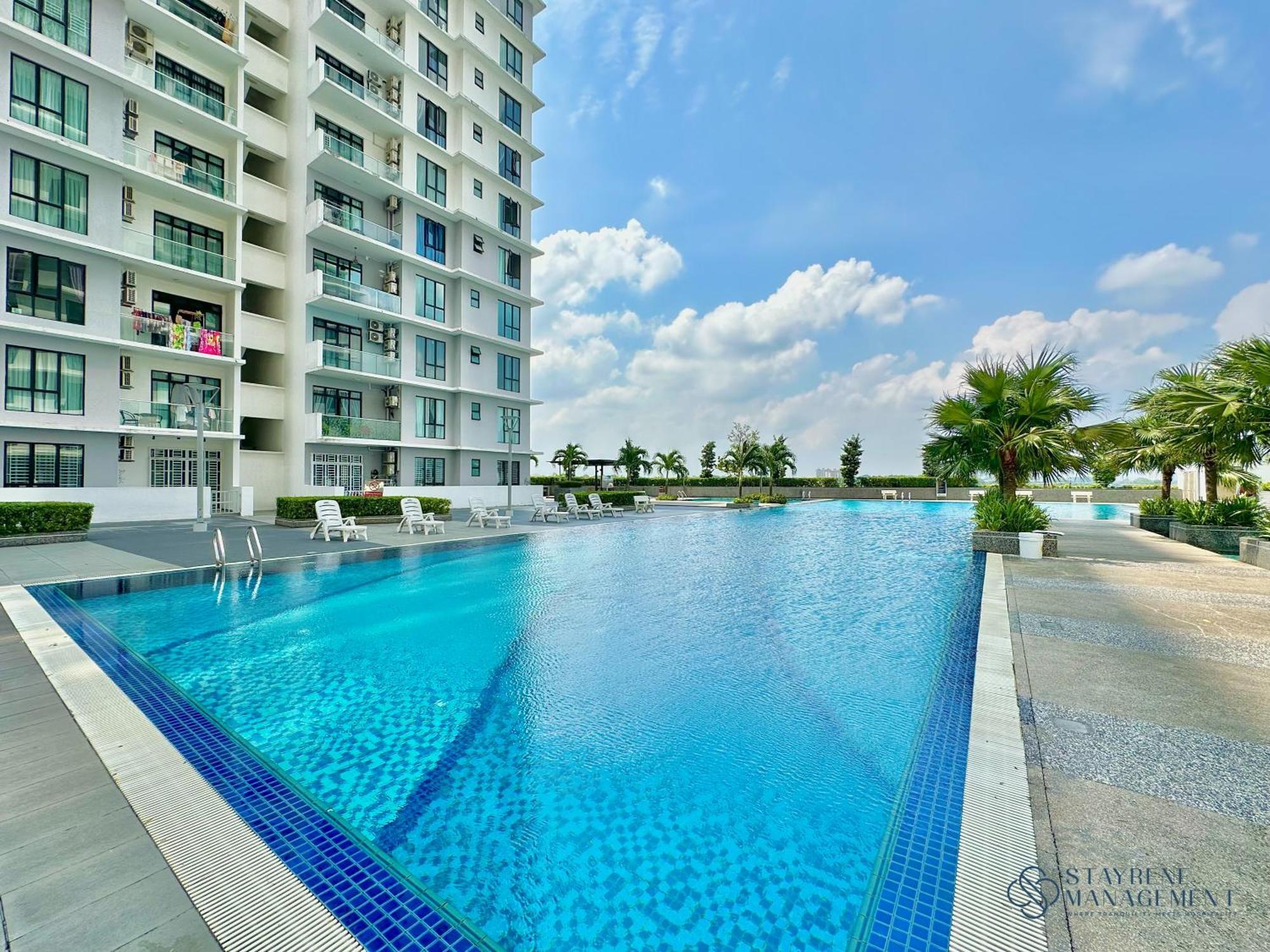 The Platino Near Paradigm Mall By Stayrene Apartment *